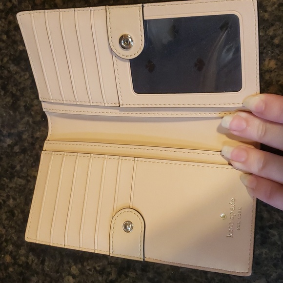 Kate Spade Slim Wallet - Picture 4 of 5